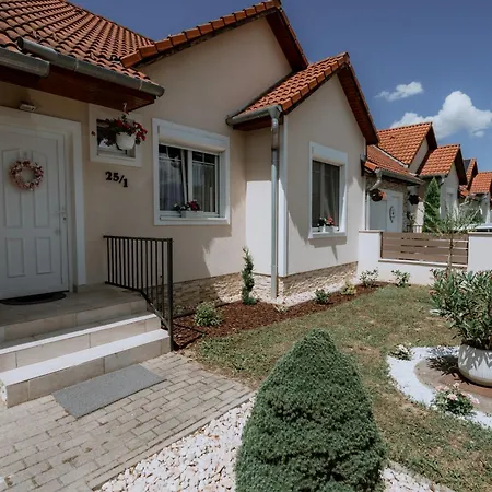 Vadrozsa Апартаменты Надьканижа